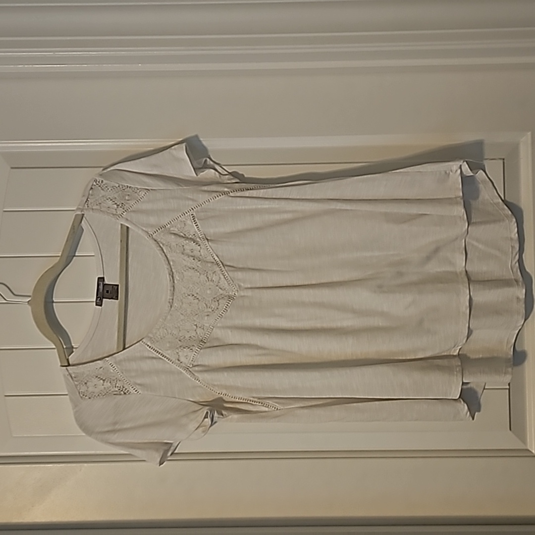 277 Ladies White Top